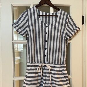 Ann Taylor LOFT Beach Women’s Striped Romper Size 4